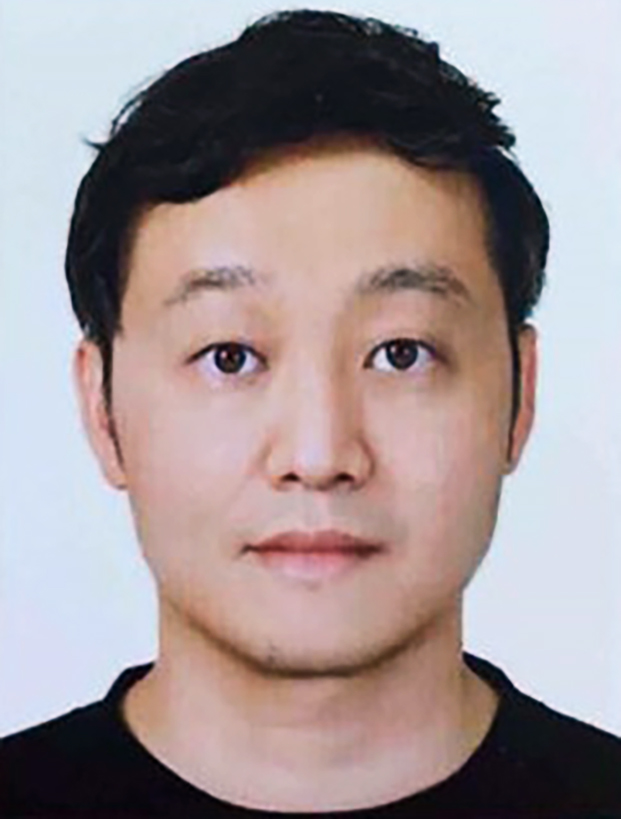 강 신 현 사진